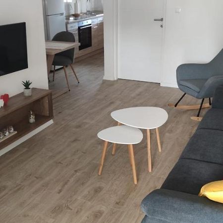 Apartments Alen Vir Bagian luar foto